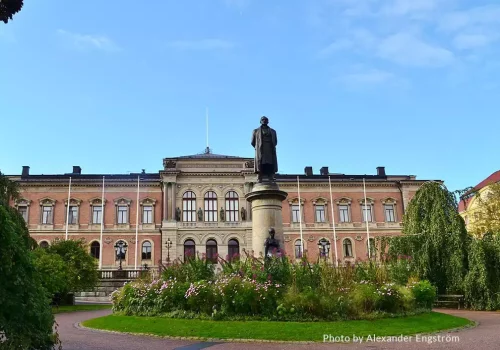 1280px-Universitetshuset_Uppsala-crop-credit-small-1.webp