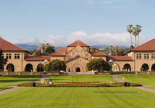 Stanford_Oval_May_2011_panorama-crop-small-1.webp